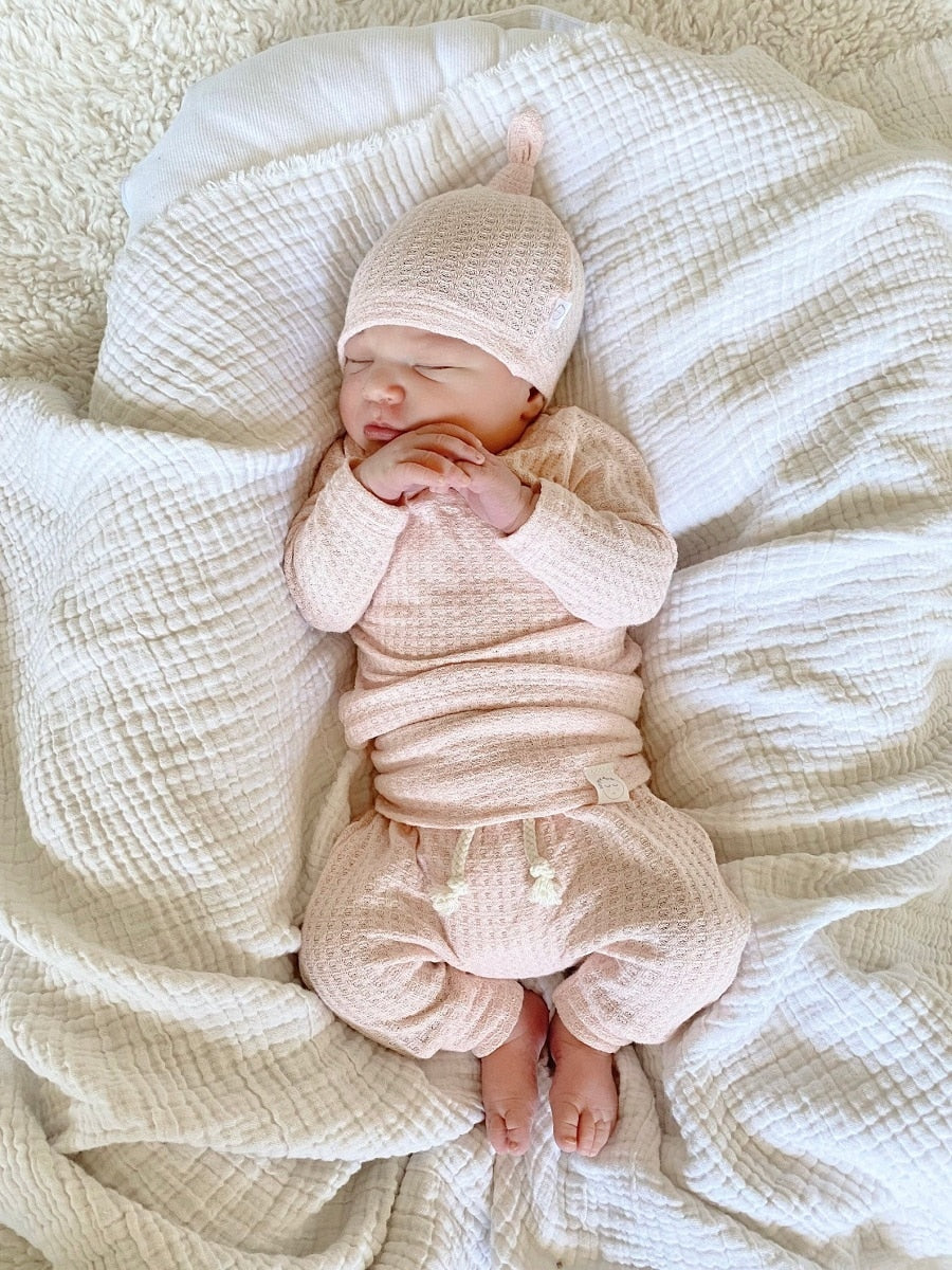 Conjunto de calça, camisa e gorro para bebês recém-nascidos - 0 a 24 meses
