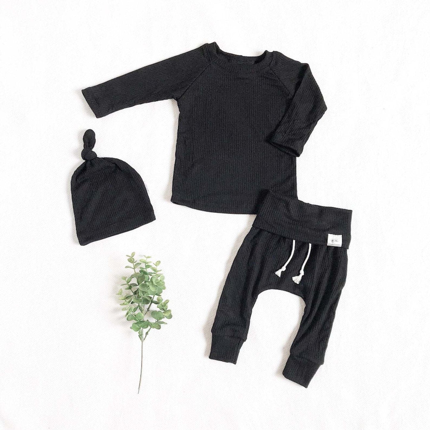 Conjunto de calça, camisa e gorro para bebês recém-nascidos - 0 a 24 meses