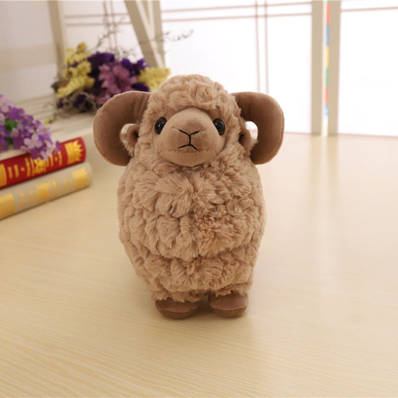 Ovelha em pelúcia - 25 a 42 cm