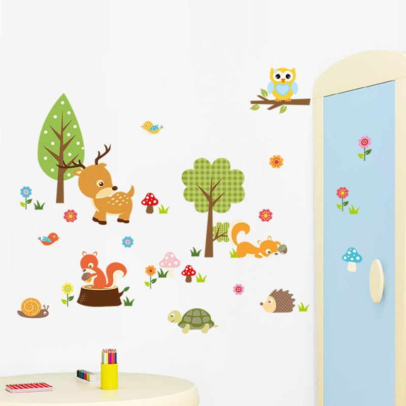 Adesivo decorativo (papel de parede) - Bichinhos na floresta