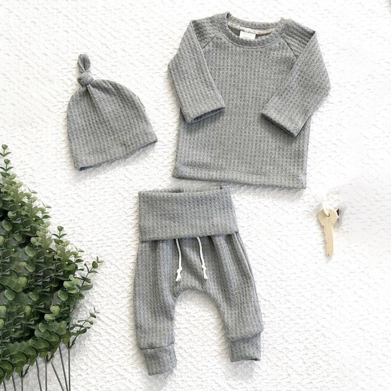 Conjunto de calça, camisa e gorro para bebês recém-nascidos - 0 a 24 meses
