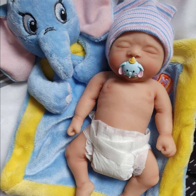 Mini bebê reborn menino