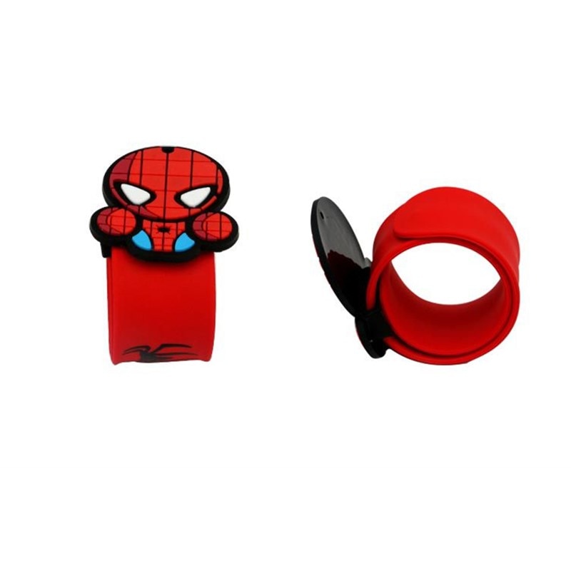 Pulseira com os heróis da Marvel