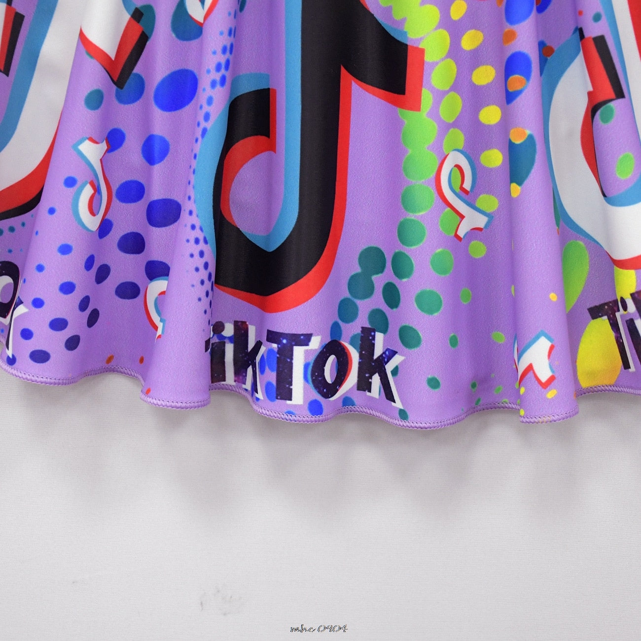 Conjunto Top e Saia TikTok - 2 a 10 anos