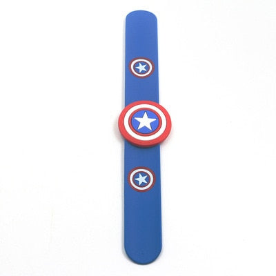 Pulseira com os heróis da Marvel