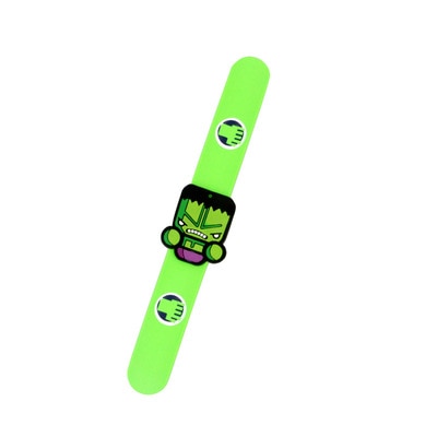 Pulseira com os heróis da Marvel