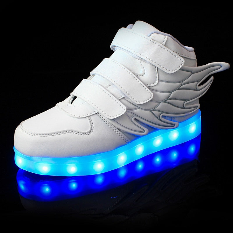 Tênis com LED e carregador USB (tamanho 24 a 35)